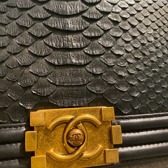RARE CHANEL BOY (medium) -Python - Picture 12 of 14